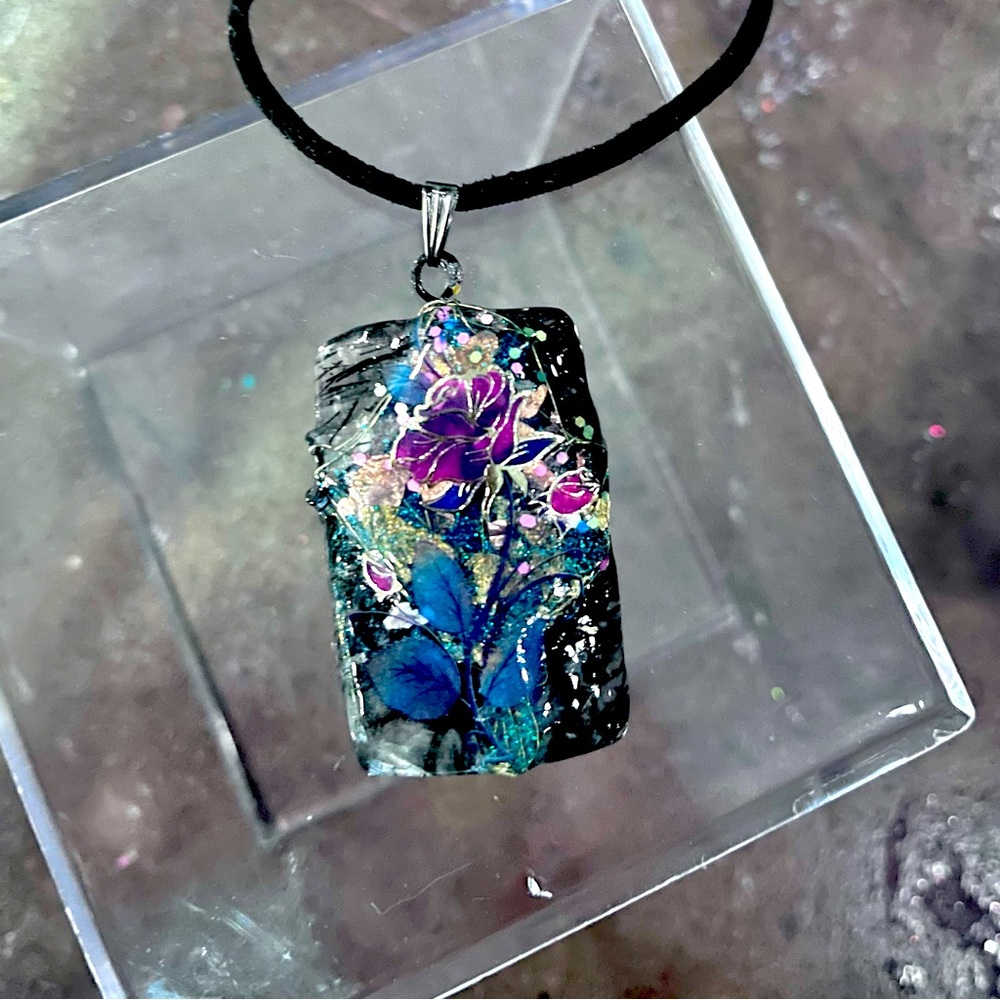 Semi-Holographic Floral Pendant Necklace